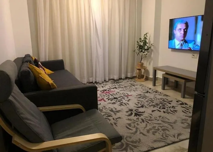 غرفتين اول مكيف بقرية كورنادو مارينا السخنه فيو جاردن و بسين وبحر للعائلات او جروب بنات فقط