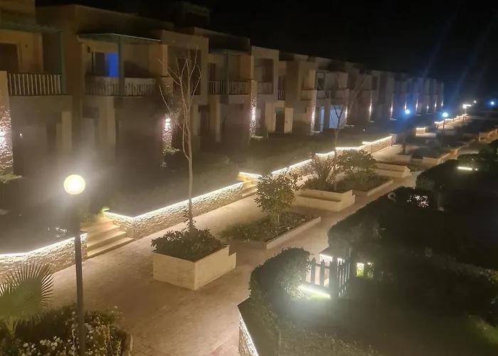 غرفتين اول مكيف بقرية كورنادو مارينا السخنه فيو جاردن و بسين وبحر للعائلات او جروب بنات فقط *